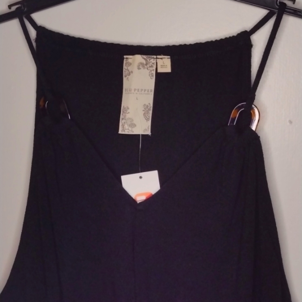 NWT Blu-Pepper 🖤black Halter top